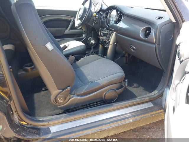 2005 MINI COOPER WMWRC33585TK60169 Photo 4