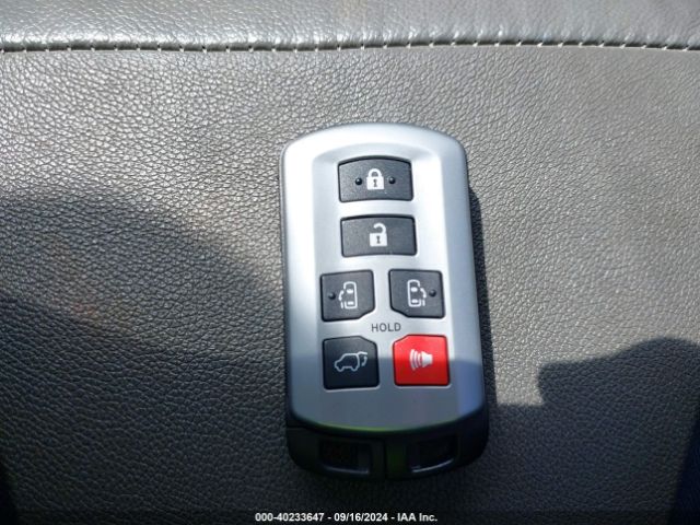 5TDYK3DC7ES418580 Toyota Sienna Xle V6 8 Passenger