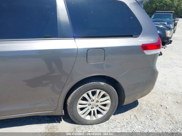5TDYK3DC7ES418580 Toyota Sienna Xle V6 8 Passenger