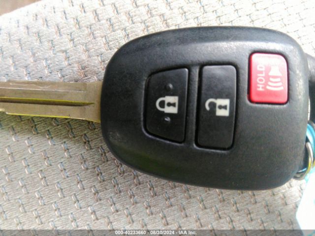 JTDKDTB31G1117693 Toyota Prius C One