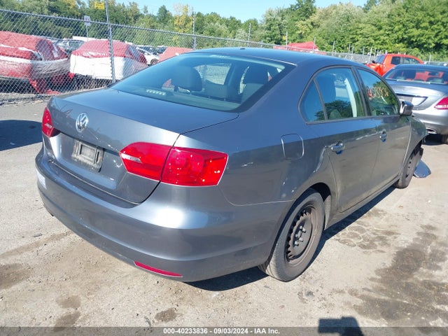 3VW2K7AJ8EM290718 Volkswagen Jetta 2.0l S