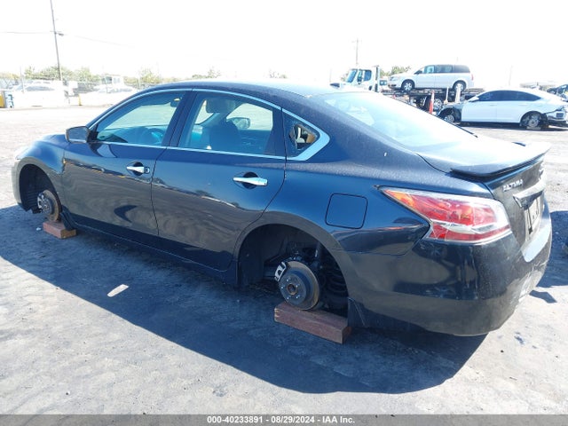 Nissan Altima 2.5 S 2015 1N4AL3AP5FC477612 Image 3