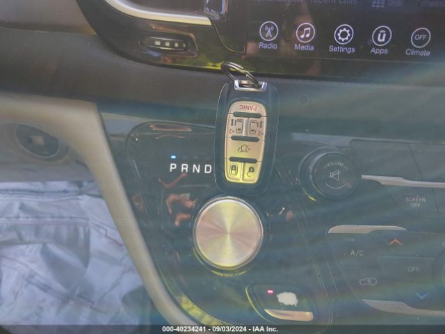 2C4RC1DG7HR663885 Chrysler Pacifica Touring