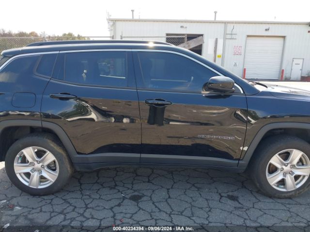 3C4NJDBB8NT105422 Jeep Compass Latitude 4x4