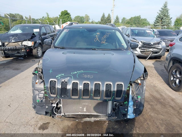 1C4PJMCB3HW565481 Jeep Cherokee 75th Anniversary Edition 4x4