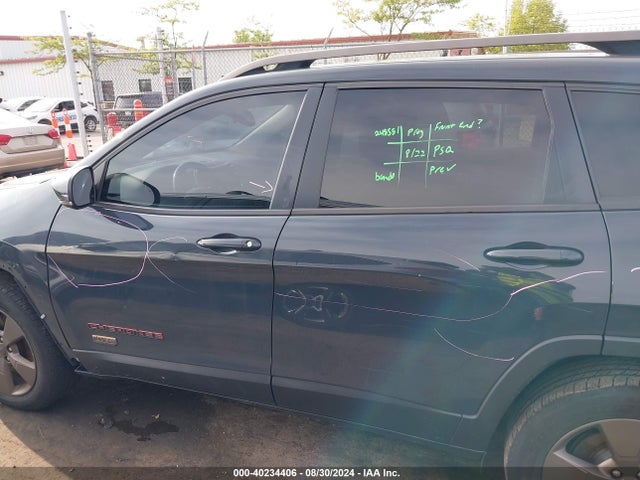 1C4PJMCB3HW565481 Jeep Cherokee 75th Anniversary Edition 4x4