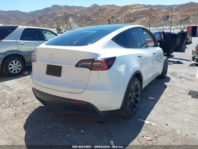 2021 TESLA MODEL Y 5YJYGDEE1MF097792 Photo 3