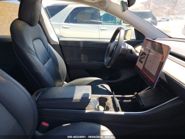 2021 TESLA MODEL Y 5YJYGDEE1MF097792 Photo 4