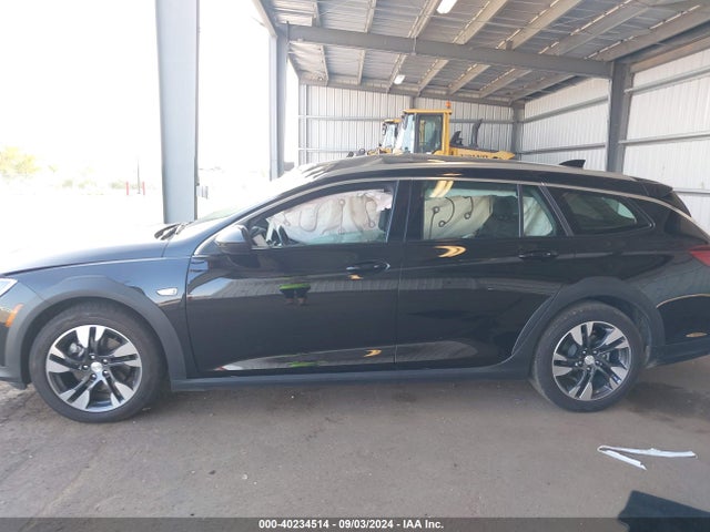 W04GV8SX9J1135489 Buick Regal Tourx Essence