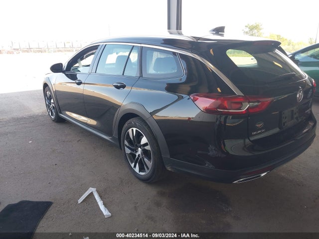 W04GV8SX9J1135489 Buick Regal Tourx Essence