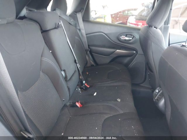 1C4PJLCB4KD439563 Jeep Cherokee Latitude Fwd