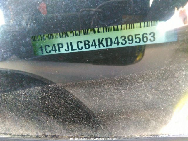 1C4PJLCB4KD439563 Jeep Cherokee Latitude Fwd