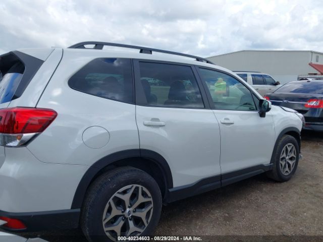 JF2SKAEC9PH422129 Subaru Forester Premium