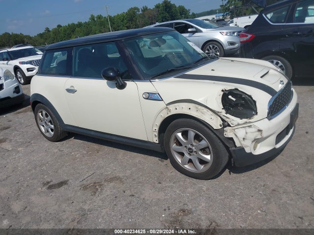 2010 MINI COOPER S WMWMF7C59ATZ69731 Photo 0