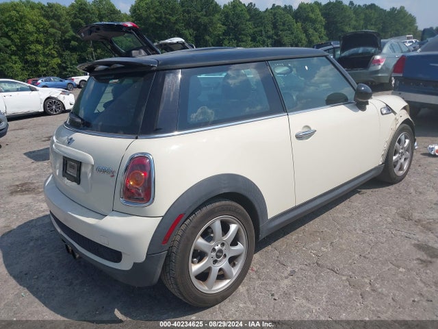 2010 MINI COOPER S WMWMF7C59ATZ69731 Photo 3