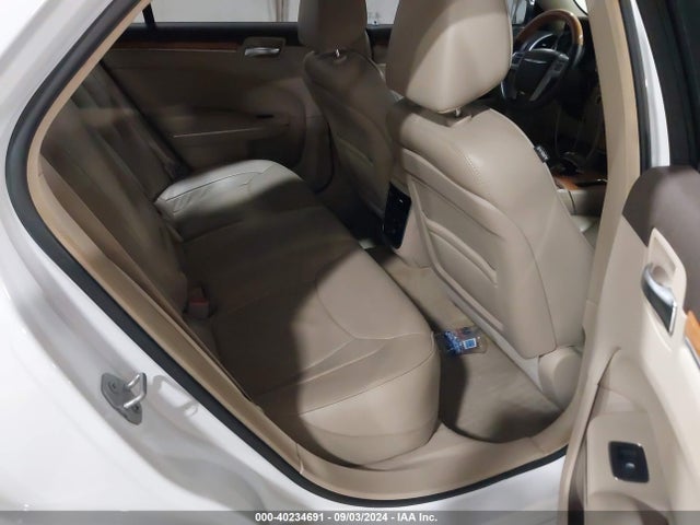 2C3CCAEG8EH380907 Chrysler 300C