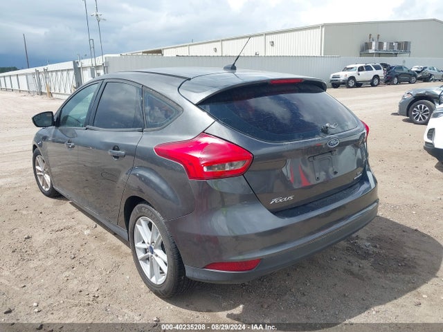 Ford FOCUS SE 2016 1FADP3K22GL216654 Image 3