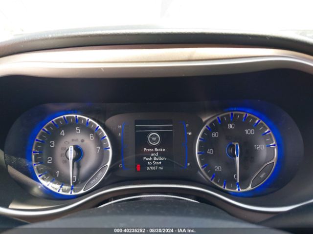 2C4RC1DG8LR182052 Chrysler Voyager Lxi