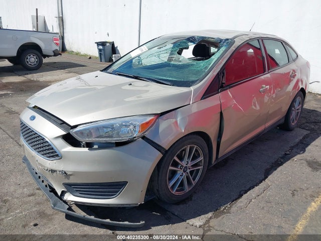 Ford FOCUS SE 2018 1FADP3F27JL288113 Image 2