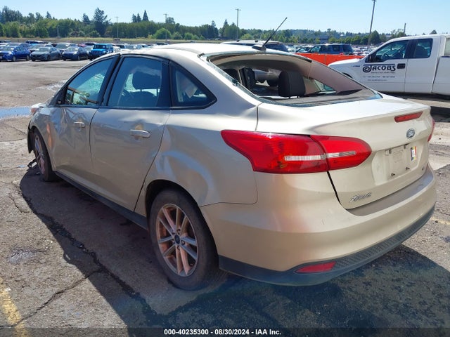 Ford FOCUS SE 2018 1FADP3F27JL288113 Image 3