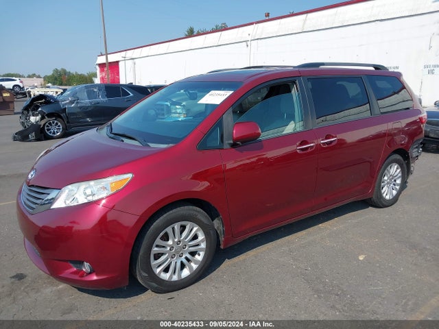 Toyota Sienna Xle 8 Passenger 2015 5TDYK3DC0FS545513 Image 2