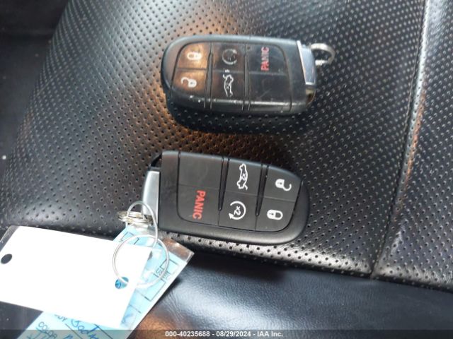 2C3CCABT3JH137422 Chrysler 300 300s