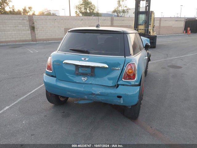 2010 MINI COOPER WMWMF3C58ATZ21369 Photo 3
