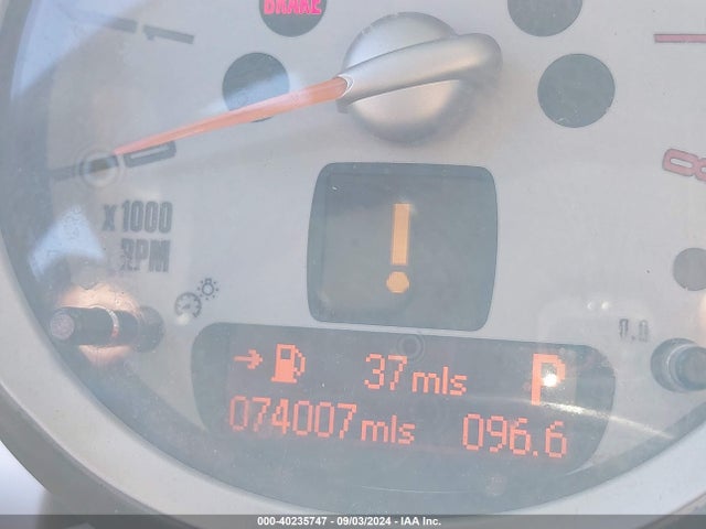 2010 MINI COOPER WMWMF3C58ATZ21369 Photo 6