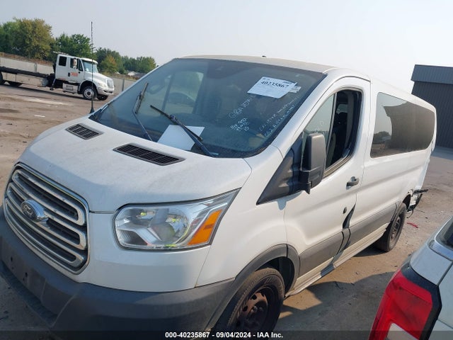 1FMZK1ZMXFKB27604 Ford Transit-150 Xlt