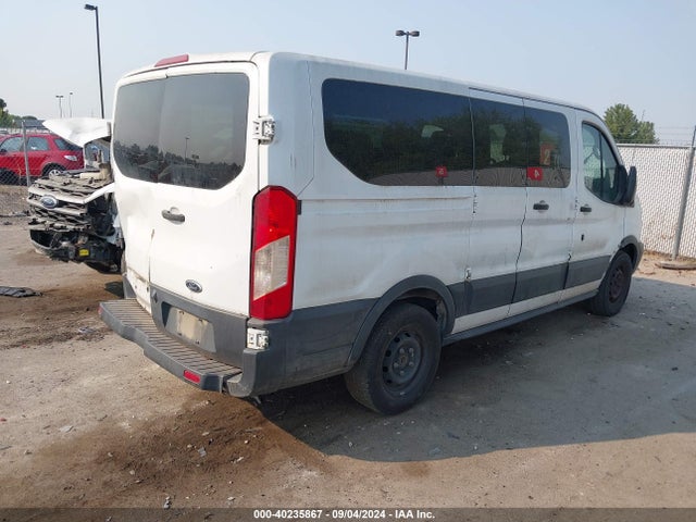 1FMZK1ZMXFKB27604 Ford Transit-150 Xlt