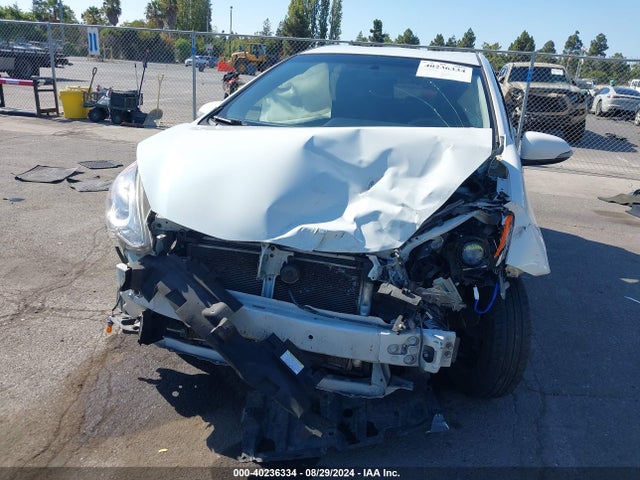 Toyota Prius C Three 2015 JTDKDTB39F1109517 Image 12