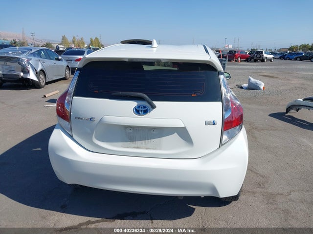 Toyota Prius C Three 2015 JTDKDTB39F1109517 Image 16
