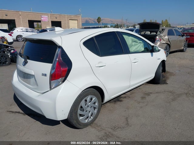 Toyota Prius C Three 2015 JTDKDTB39F1109517 Image 4