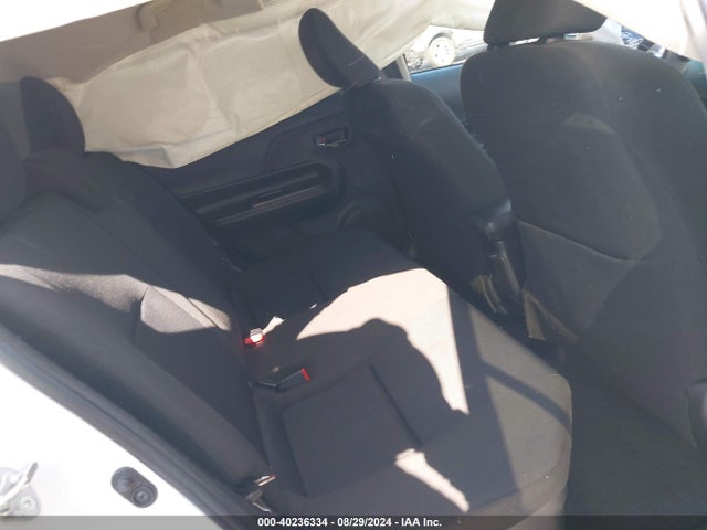 Toyota Prius C Three 2015 JTDKDTB39F1109517 Image 8