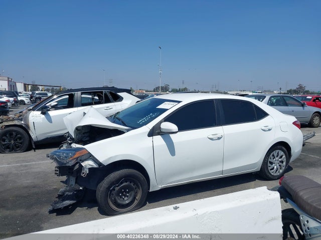 Toyota COROLLA LE 2018 5YFBURHE0JP838991 Image 15