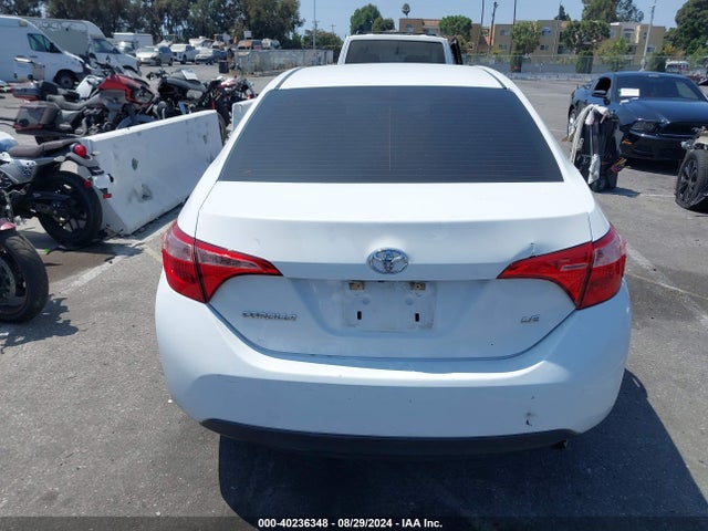 Toyota COROLLA LE 2018 5YFBURHE0JP838991 Image 17