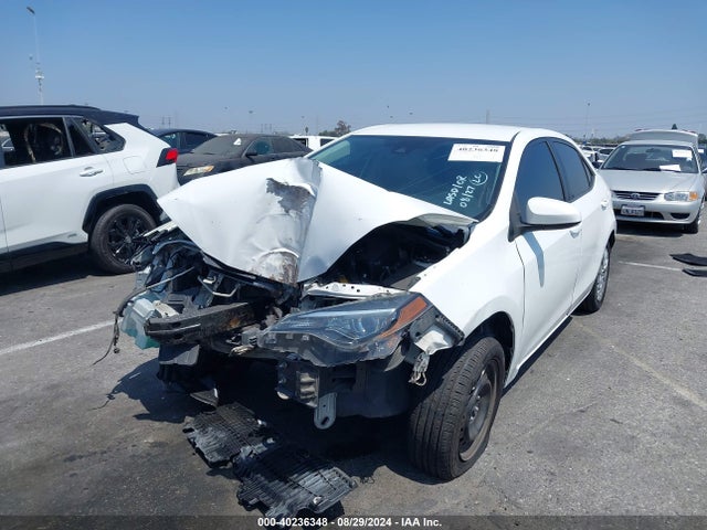 Toyota COROLLA LE 2018 5YFBURHE0JP838991 Image 2