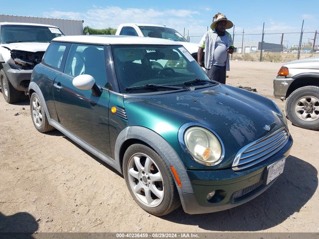 2009 MINI COOPER WMWMF33529TW75446 Photo 0
