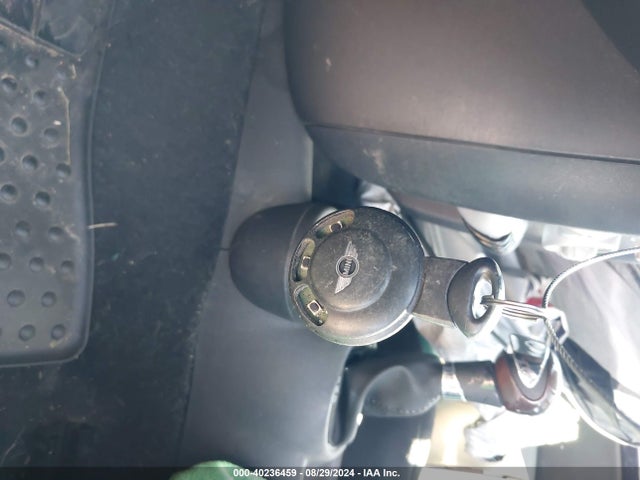 2009 MINI COOPER WMWMF33529TW75446 Photo 10