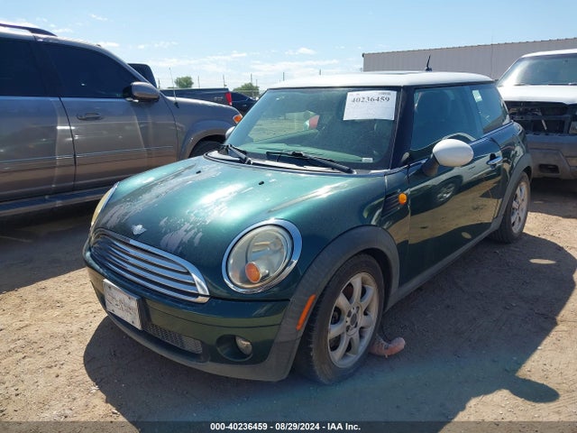 2009 MINI COOPER WMWMF33529TW75446 Photo 1