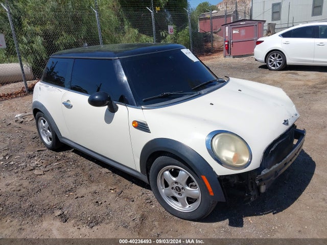 2009 MINI COOPER WMWMF33589TT69383 Photo 0