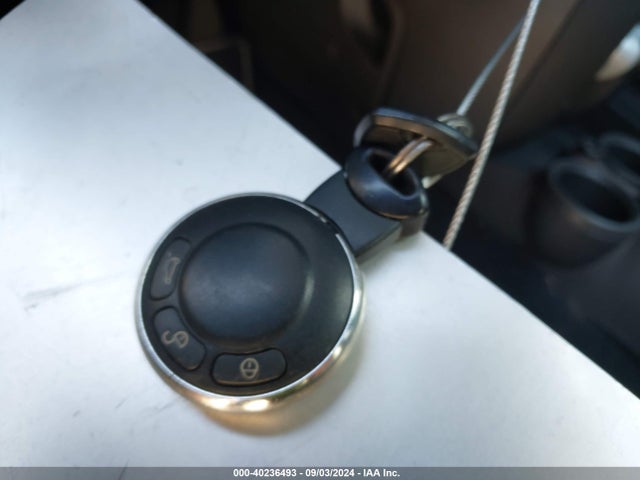 2009 MINI COOPER WMWMF33589TT69383 Photo 10