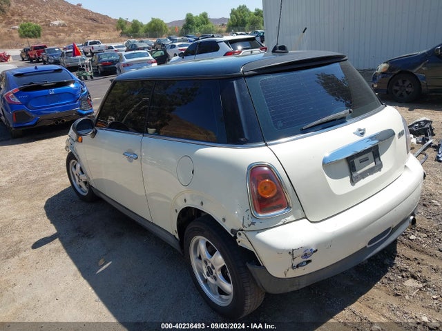 2009 MINI COOPER WMWMF33589TT69383 Photo 2