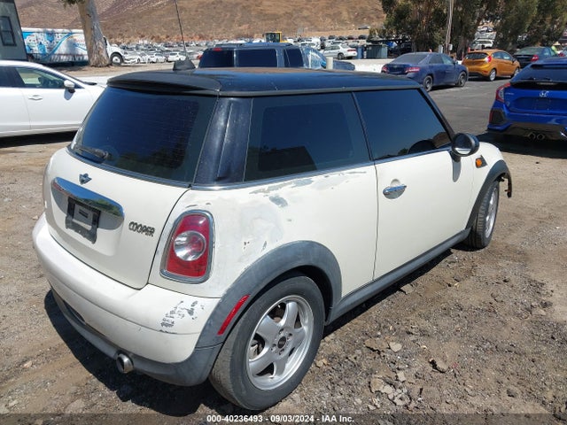 2009 MINI COOPER WMWMF33589TT69383 Photo 3