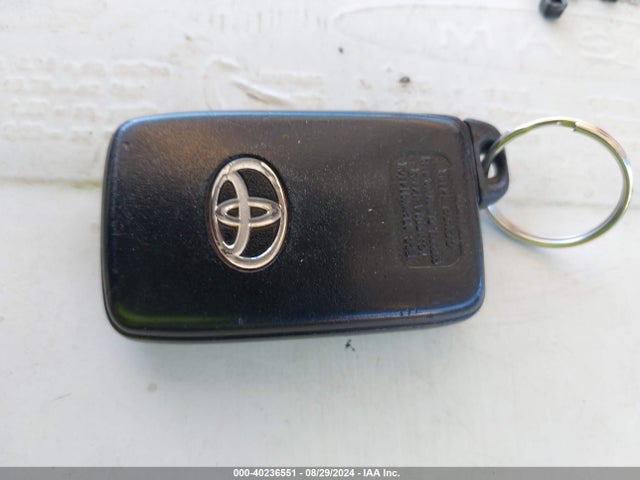 Toyota Prius V Two 2015 JTDZN3EU6FJ030466 Image 11