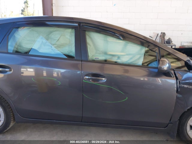Toyota Prius V Two 2015 JTDZN3EU6FJ030466 Image 13