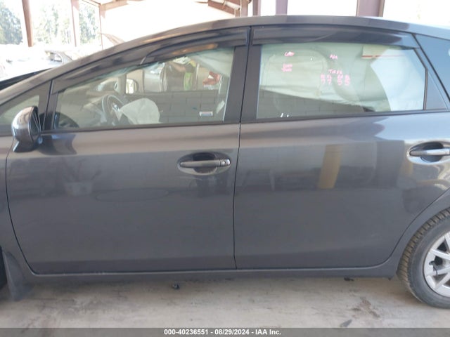 Toyota Prius V Two 2015 JTDZN3EU6FJ030466 Image 14