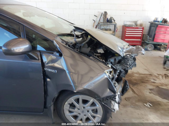 Toyota Prius V Two 2015 JTDZN3EU6FJ030466 Image 17