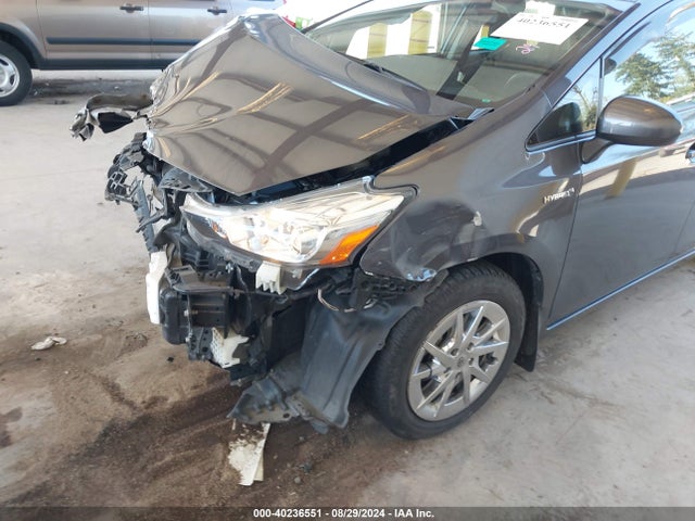 Toyota Prius V Two 2015 JTDZN3EU6FJ030466 Image 18