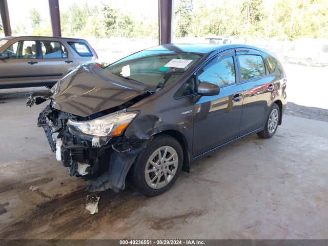 Toyota Prius V Two 2015 JTDZN3EU6FJ030466 Image 2